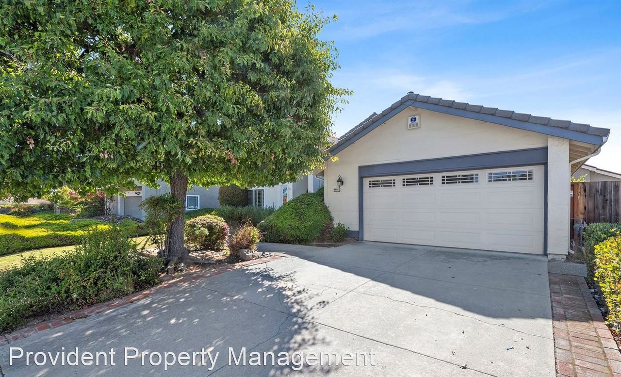 4008 Ashbrook Cir - Photo 2 of 23