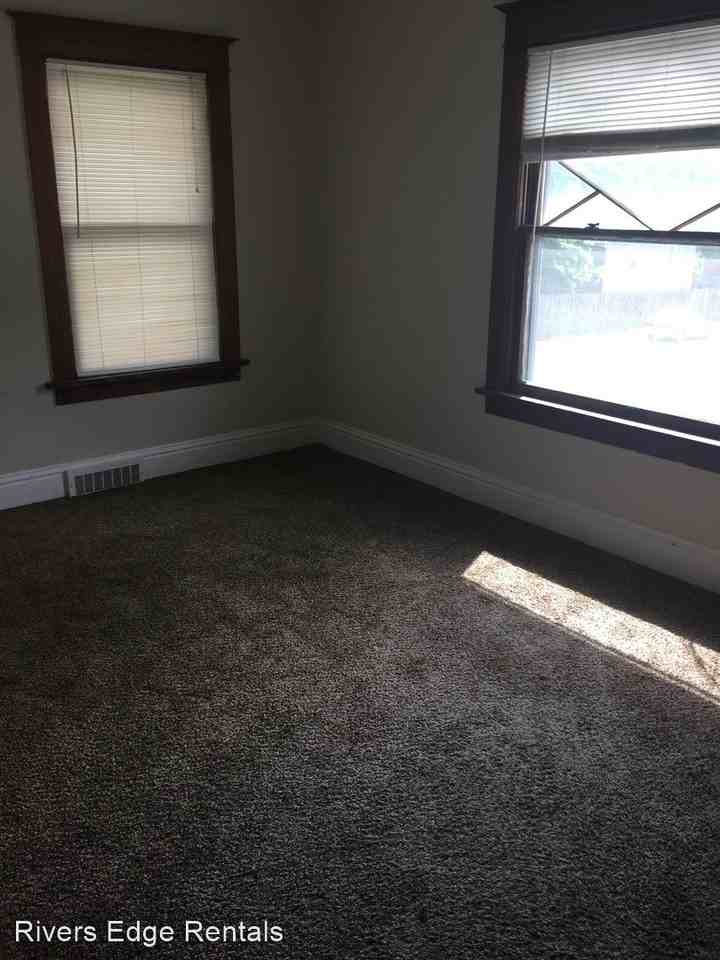 303 E. Short St. 1 - 2 - Photo 2 of 6