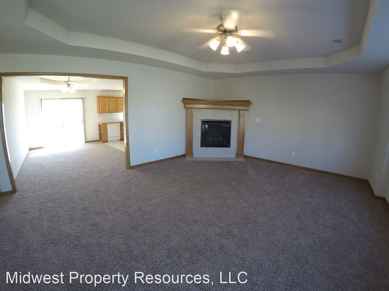 2105 Cherokee Dr - Photo 2 of 18
