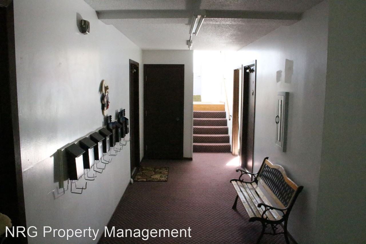 309 & 311 W 9th St - Photo 3 of 16