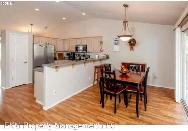 16908 Se 4th St - Photo 2 of 15