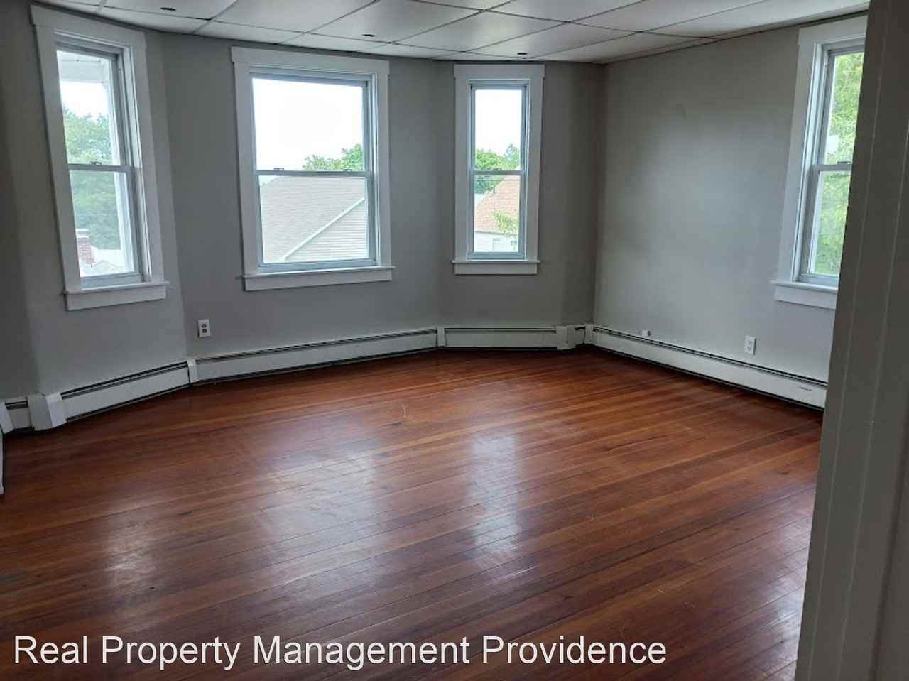 138 Sandringham Avenue - Photo 3 of 7