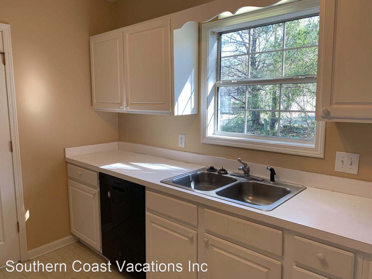 1783 Barberry Dr - Photo 3 of 11