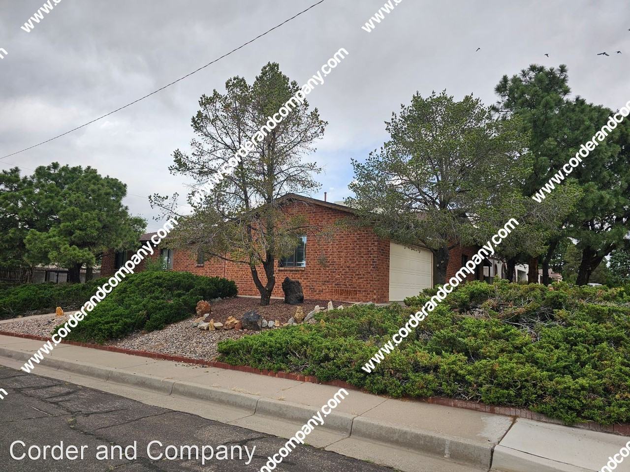 3801 Parsifal St Ne - Photo 3 of 21