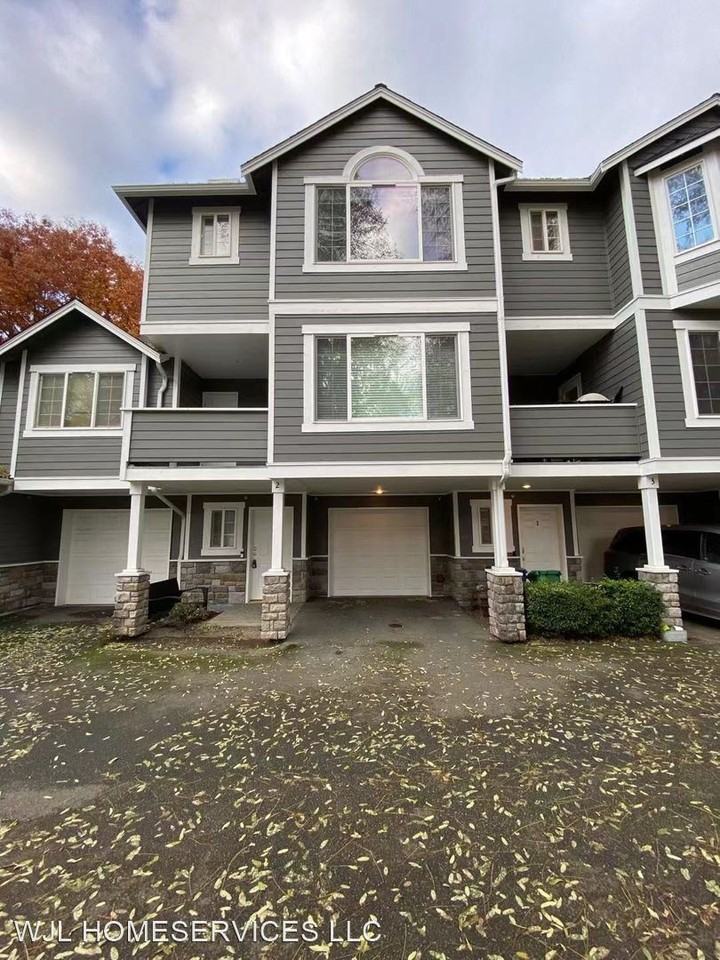 8322 166th Ave Ne #2 - Photo 2 of 16