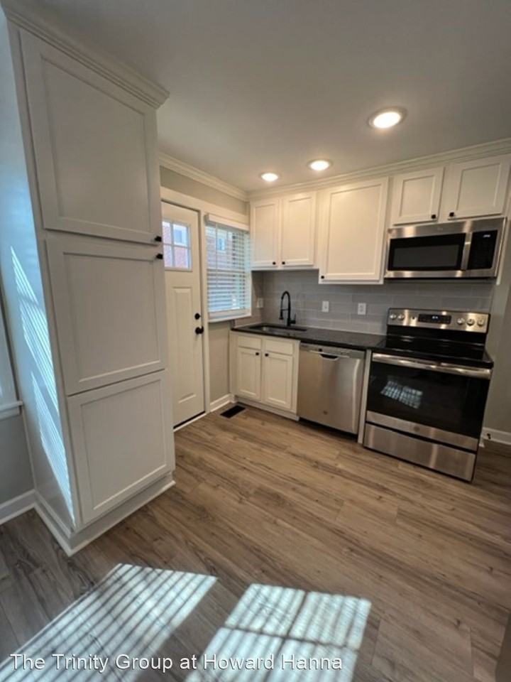 4625-4635 N High Street - Photo 2 of 20