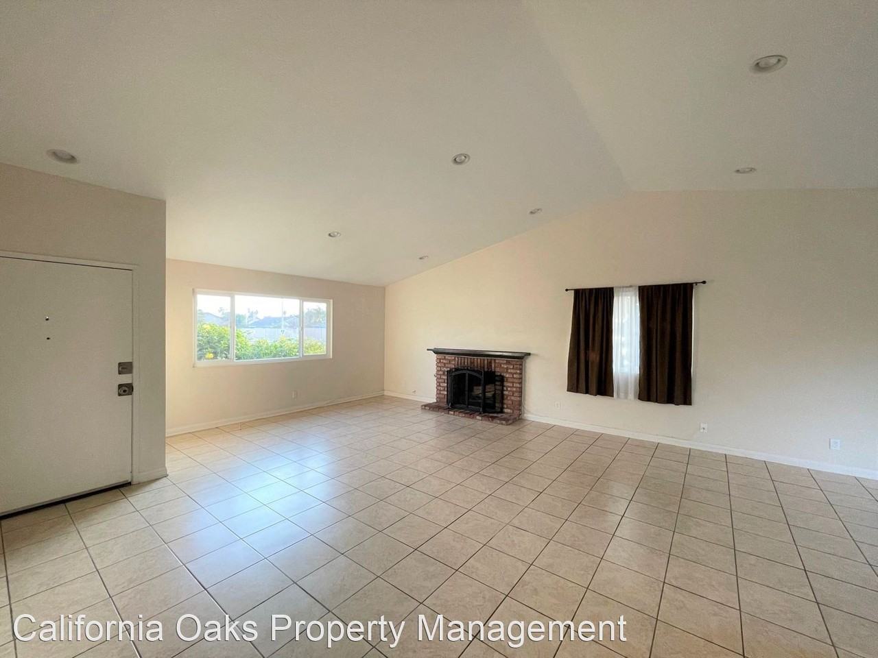 2811 Oarfish Ln - Photo 3 of 26