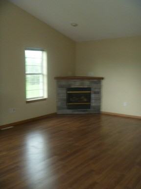 1058 Oregon Parks Ave - Photo 2 of 6