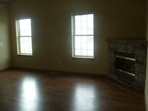 1058 Oregon Parks Ave - Photo 3 of 6