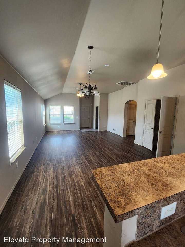 1828 Nw 148th St - Photo 2 of 21