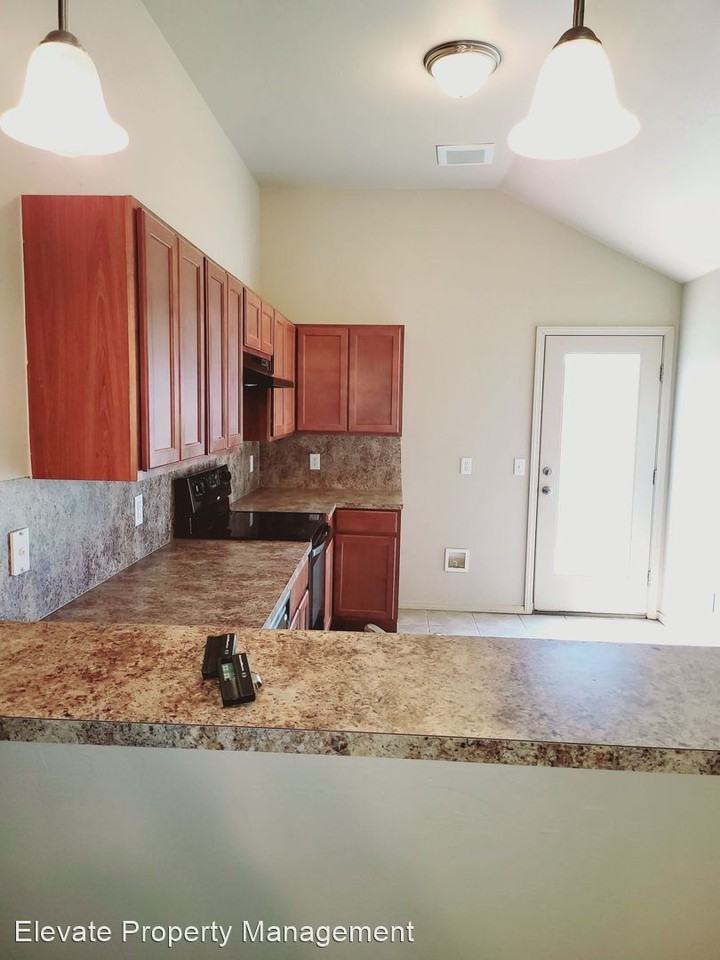 1828 Nw 148th St - Photo 3 of 21