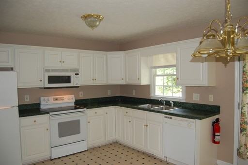 326 Pearson Dr - Photo 2 of 6