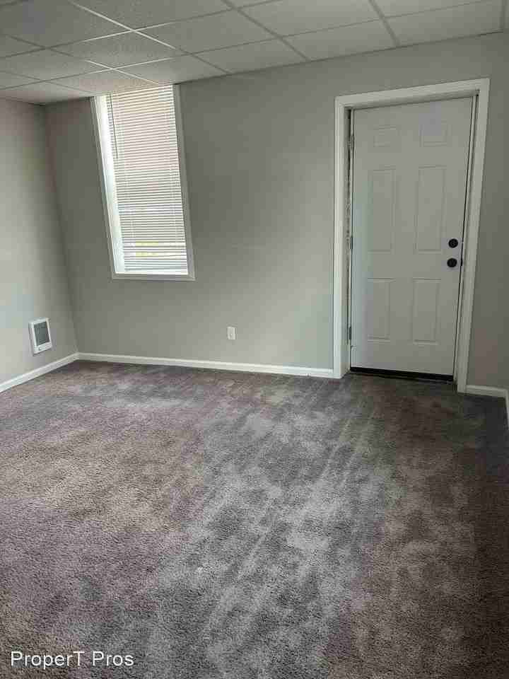 900 Mary Street & 902 Mary Street - Photo 3 of 7