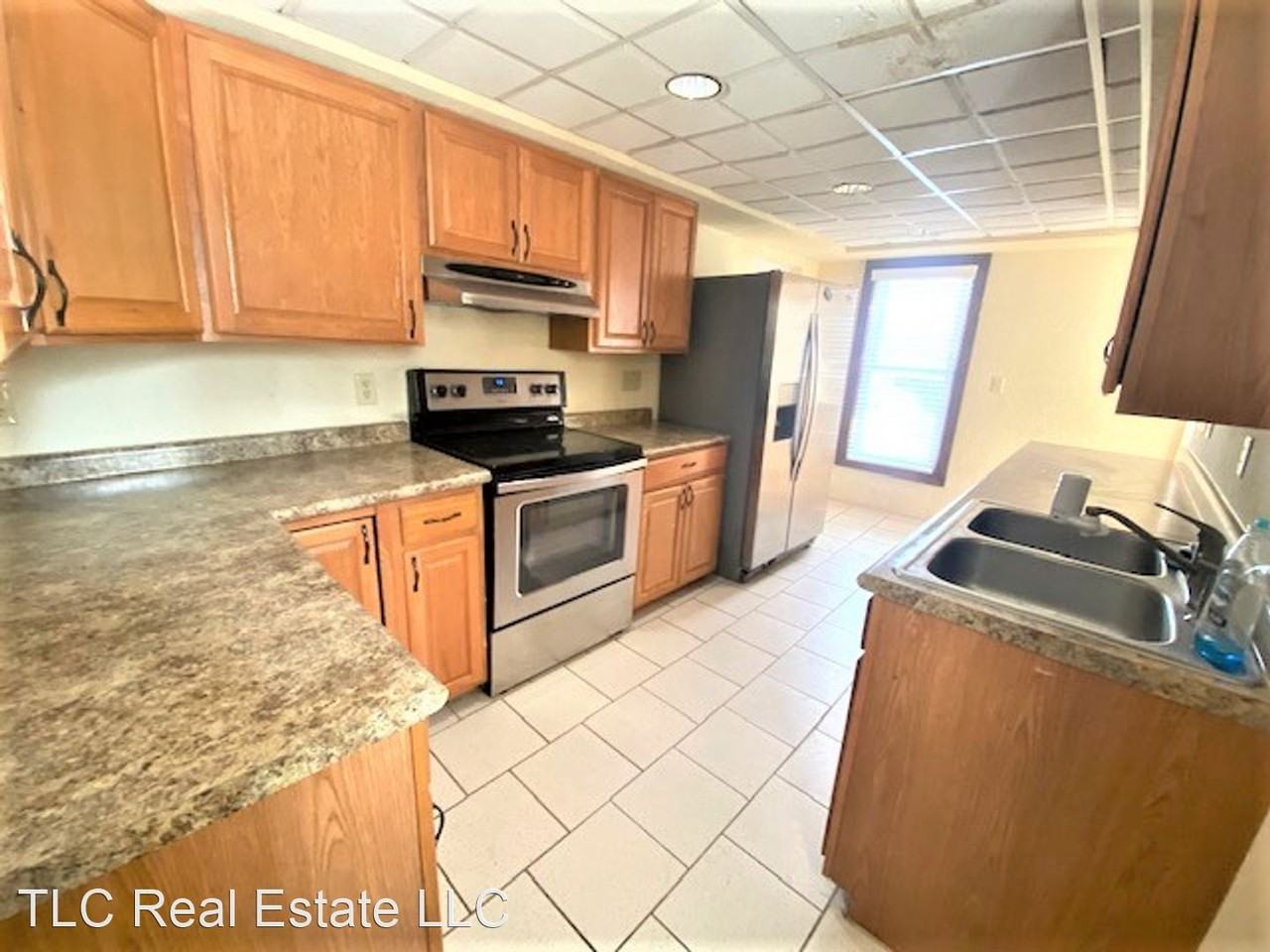 439 N Washington St - Photo 3 of 21