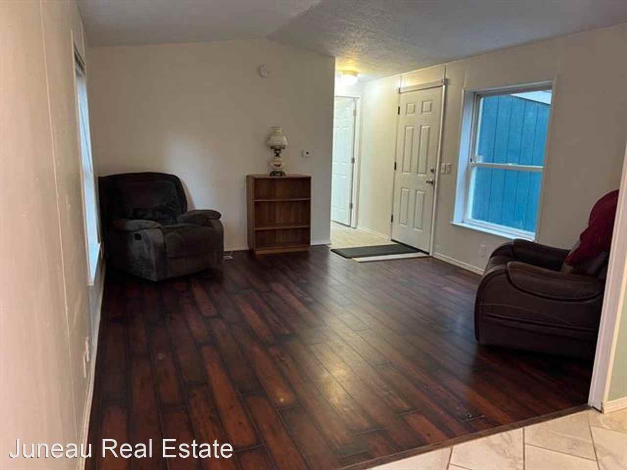 8800 Glacier Hwy - Photo 3 of 9