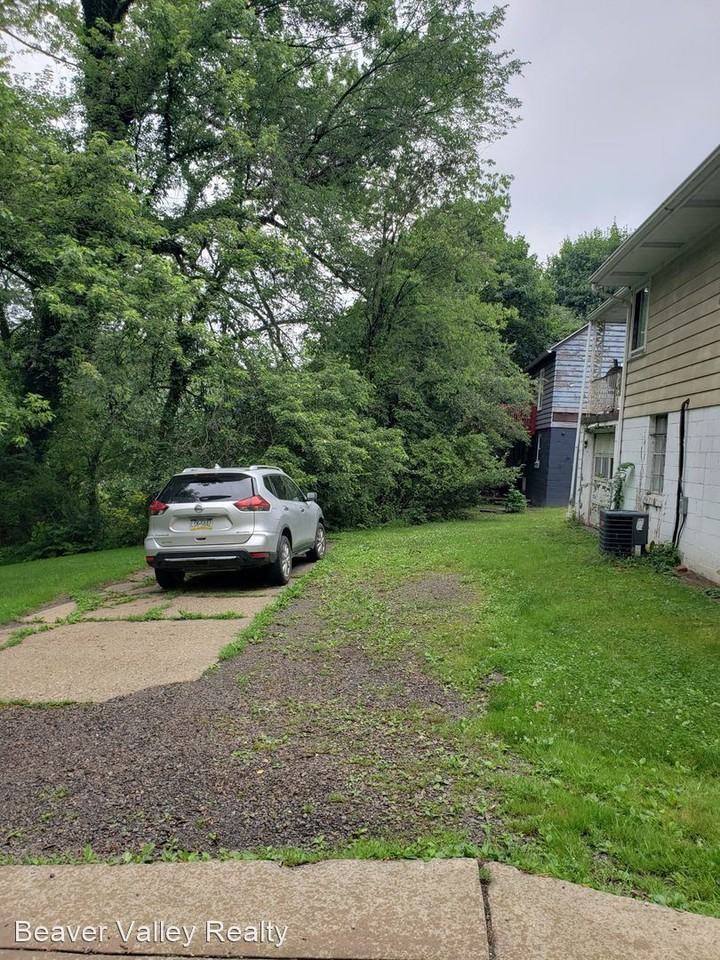 1116 Gringo Rd - Photo 2 of 22