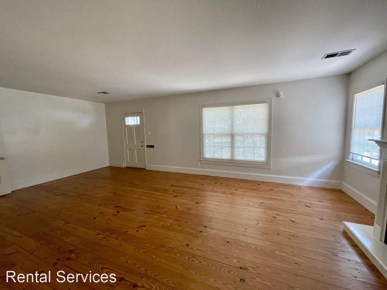 130 E Circuit Dr - Photo 3 of 48