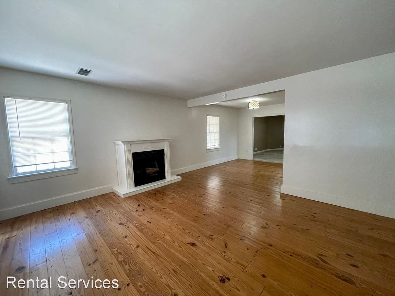 130 E Circuit Dr - Photo 2 of 48