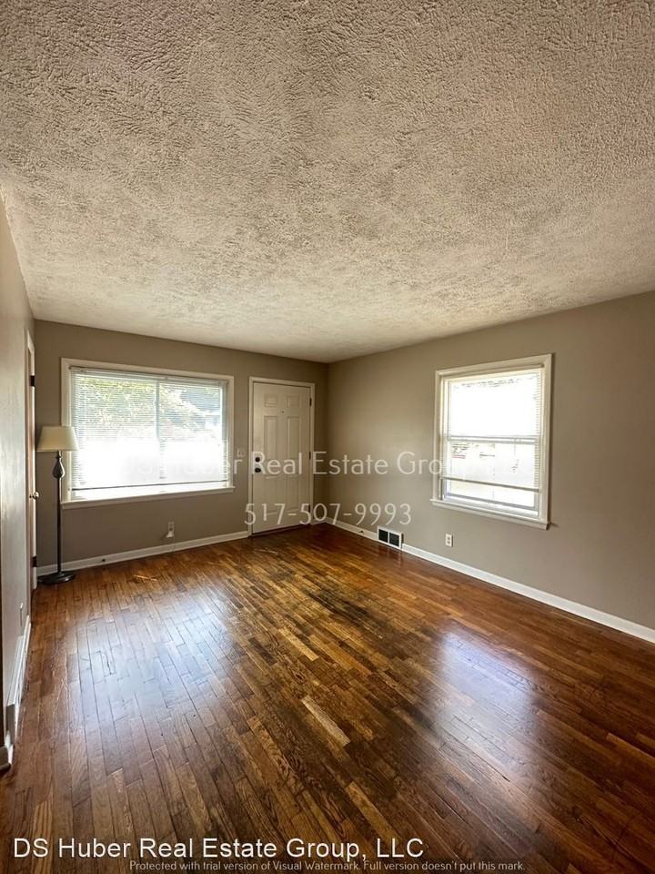 1406 Knollwood Ave - Photo 3 of 13