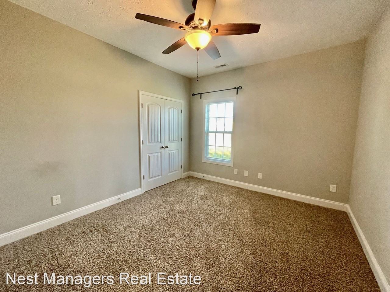 310 Legends Dr - Photo 3 of 23