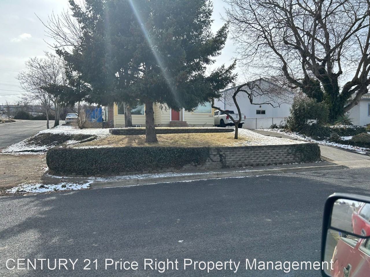 1928 15th Ave - Photo 2 of 26