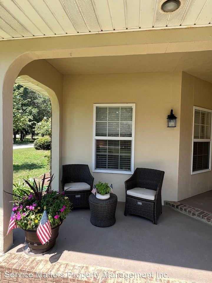 3422 Festival Dr - Photo 3 of 32