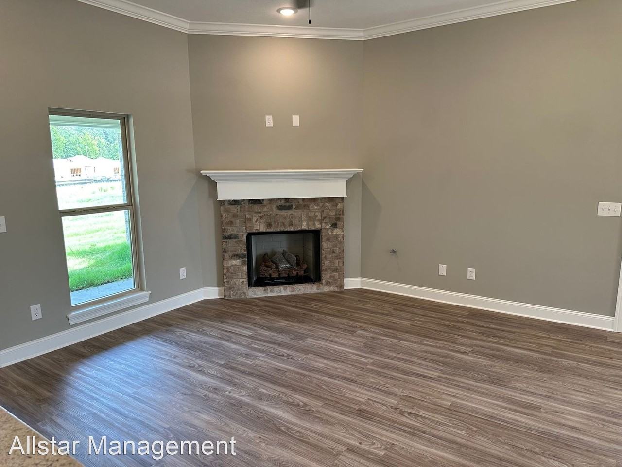 112 Bailey Cv - Photo 2 of 16