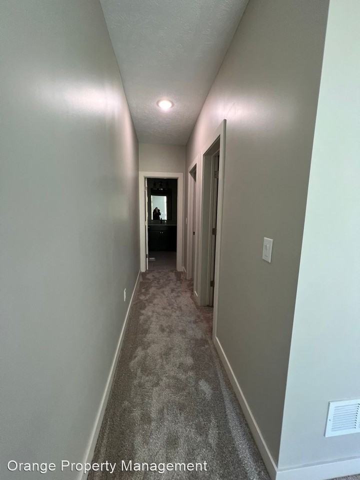 624 N 46th St - Photo 3 of 17