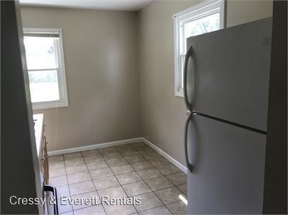 1810 Sycamore St - Photo 3 of 9