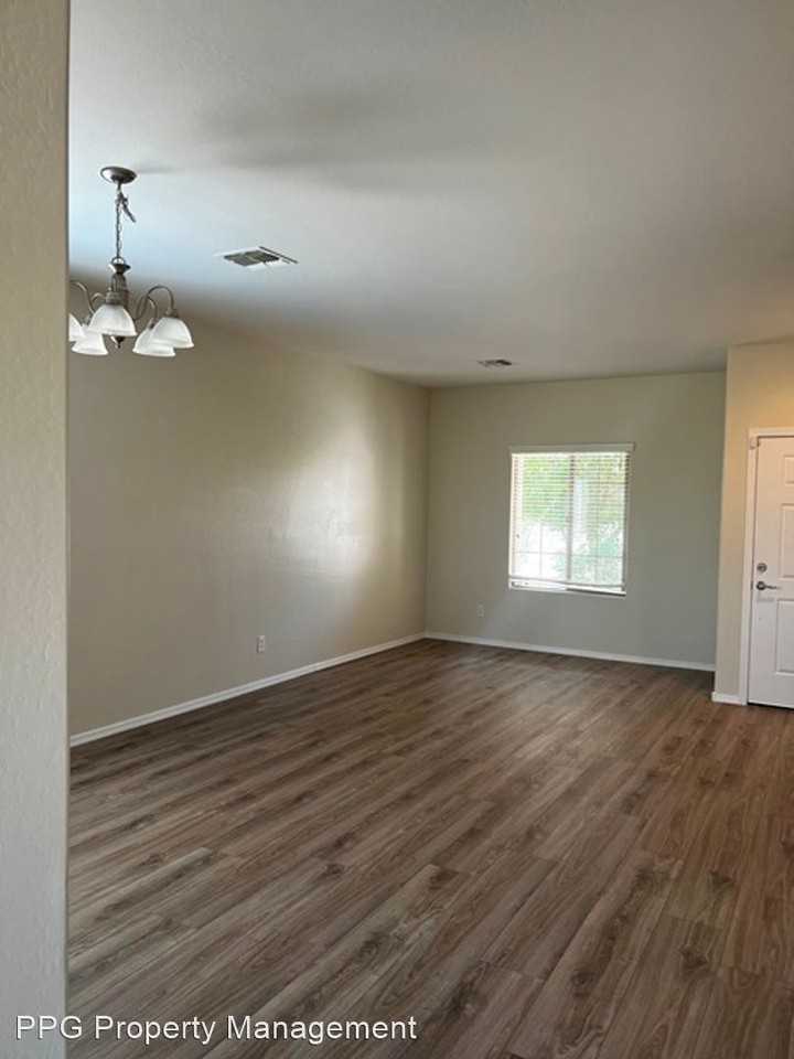 19495 N 260th Ln - Photo 2 of 20