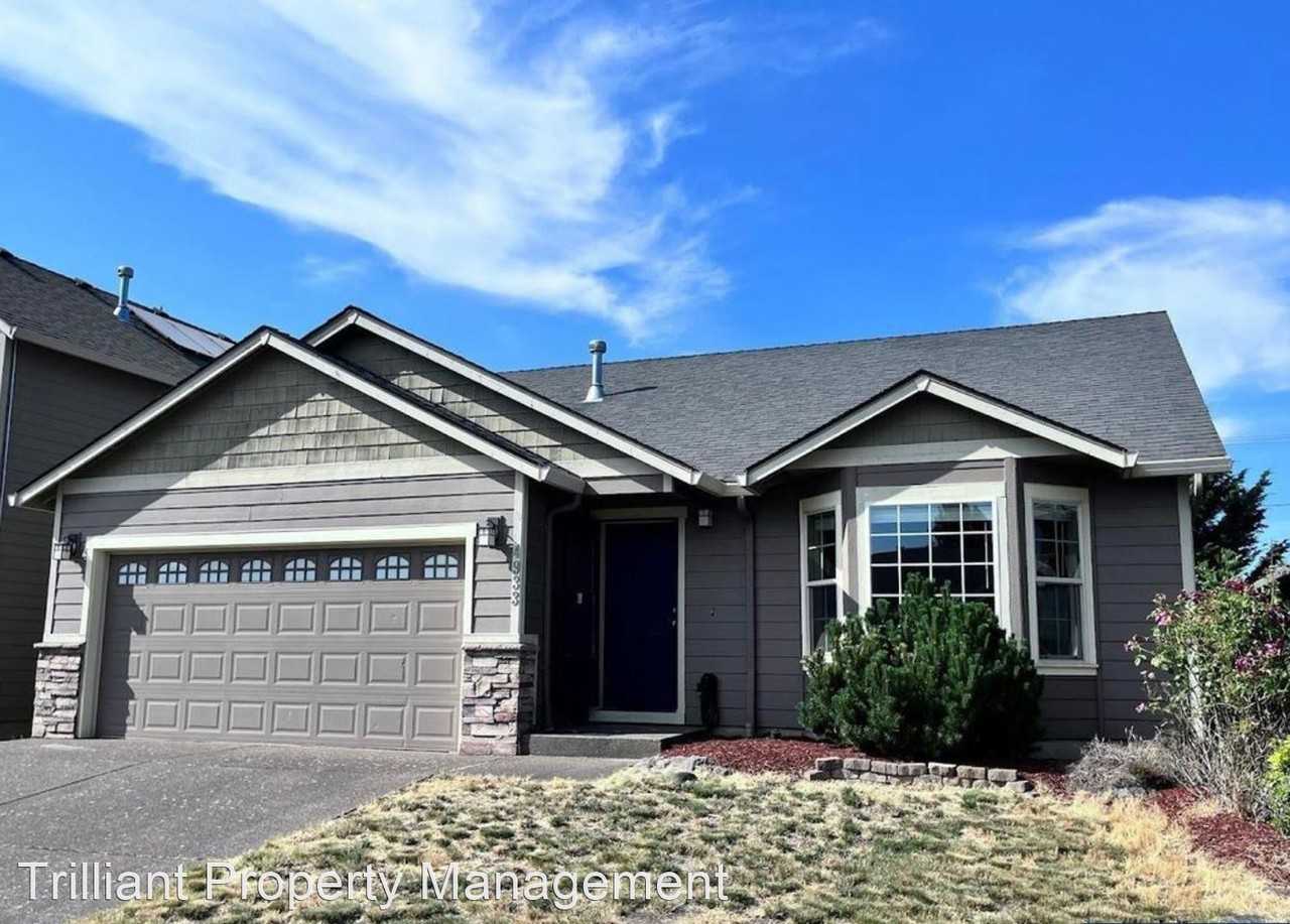 4933 Periwinkle Dr Se - Photo 2 of 27