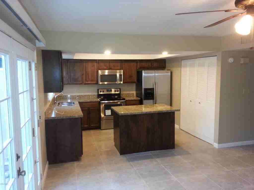 3941 S Mill Ave - Photo 3 of 16