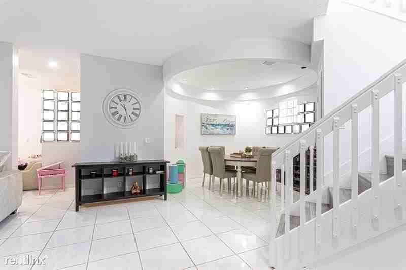 11199 Lakeview Dr #47M - Photo 3 of 15