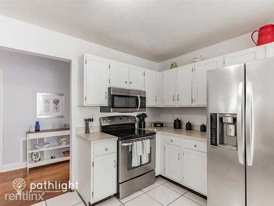 8715 Hampden Dr - Photo 3 of 28