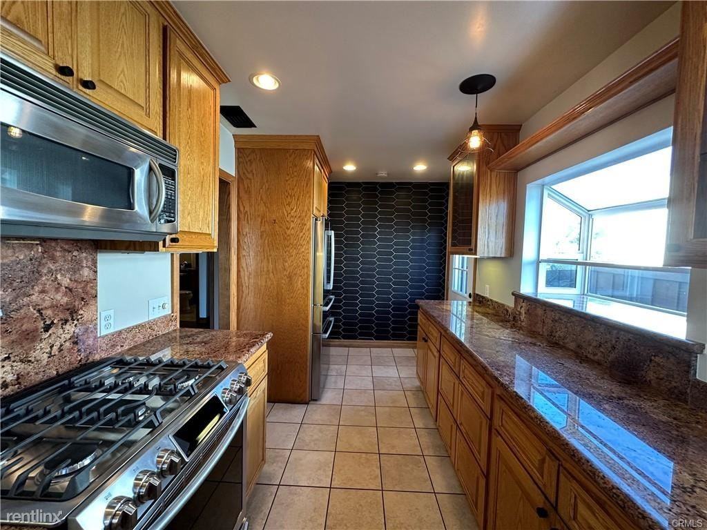 2143 248th St - Photo 2 of 10