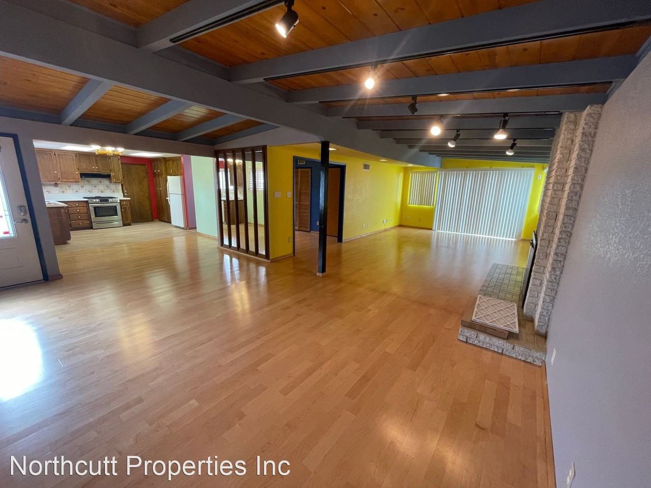 5331 Channing St - Photo 2 of 18