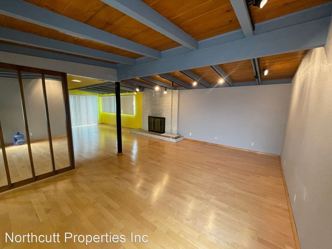 5331 Channing St - Photo 3 of 18