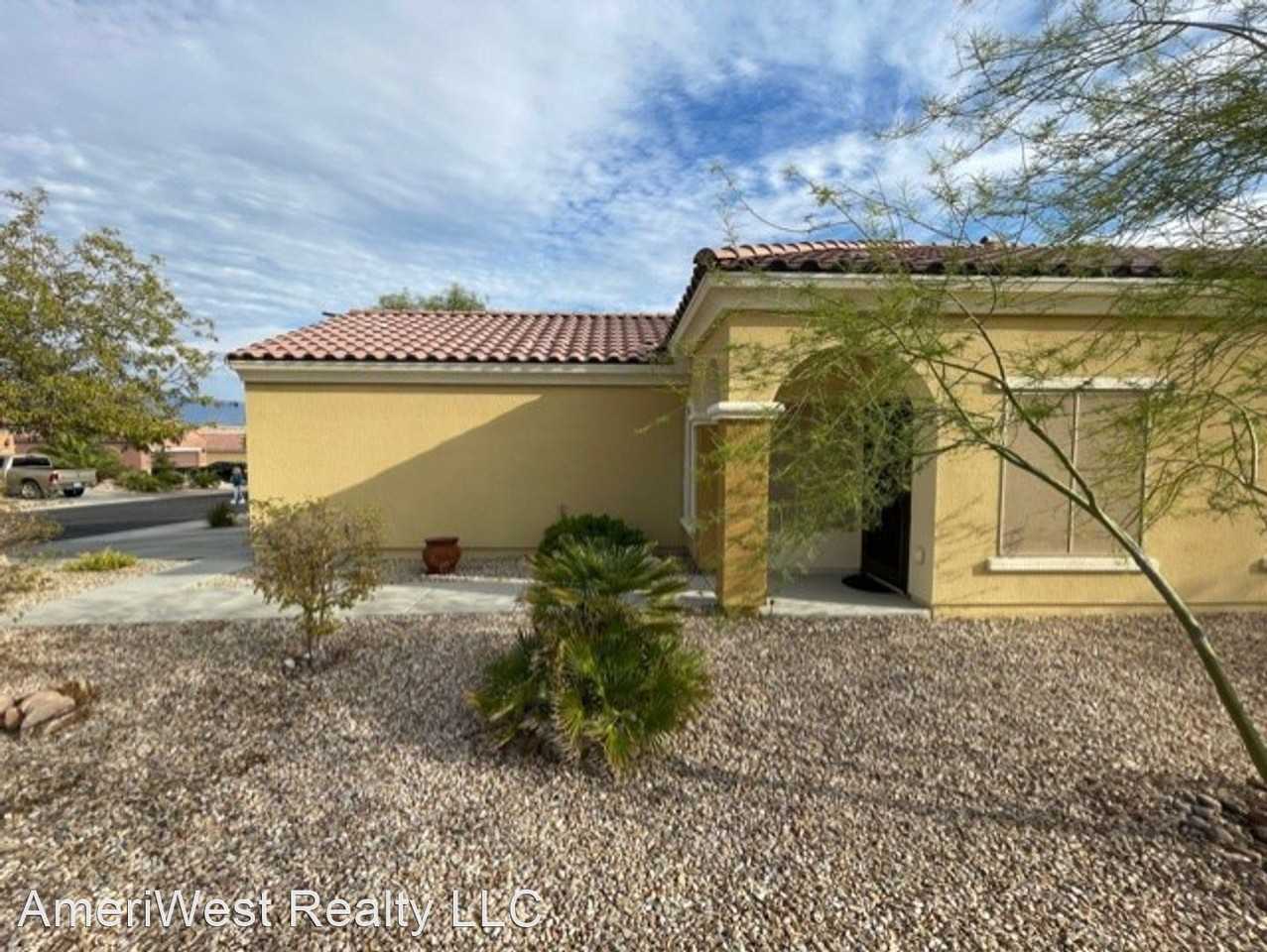 1342 Springdale Ln - Photo 2 of 37