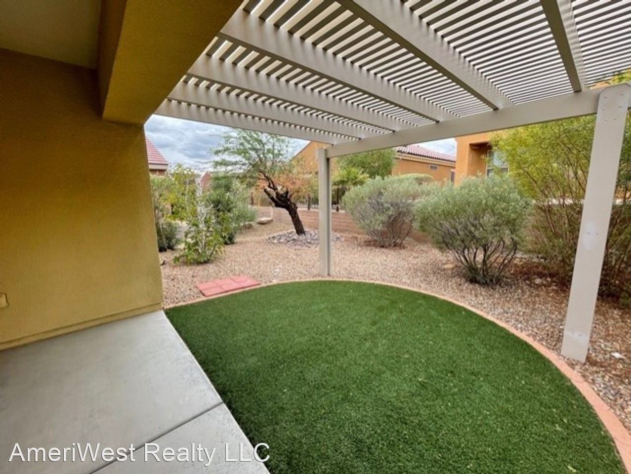 1342 Springdale Ln - Photo 3 of 37