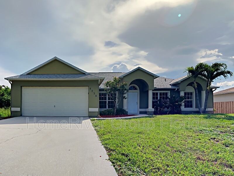 4238 Sw Jared St - Photo 2 of 23