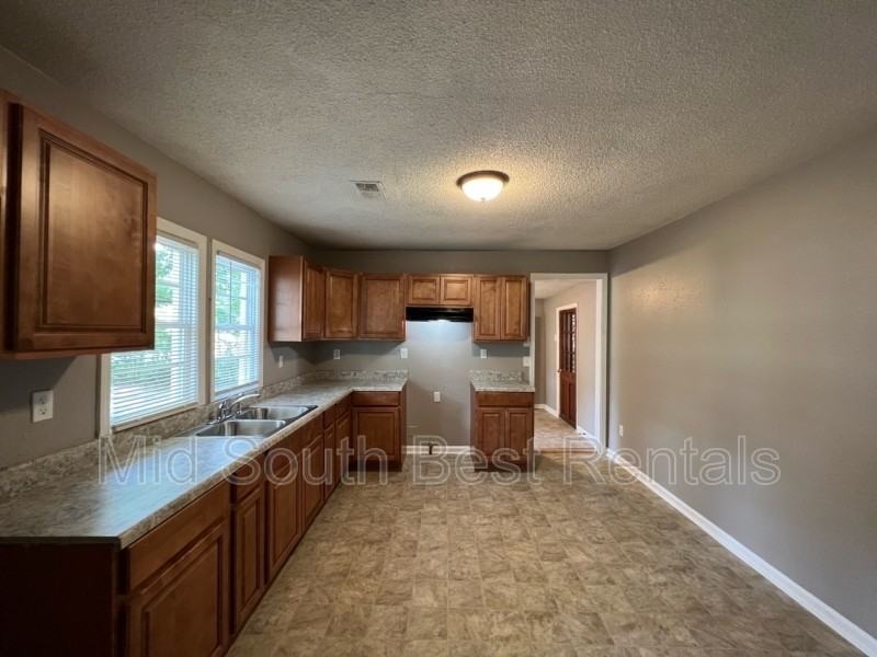 1201 Pera Ave - Photo 3 of 8