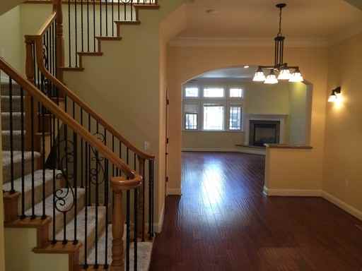 467 S Murphy Ave - Photo 2 of 14