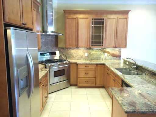 467 S Murphy Ave - Photo 3 of 14