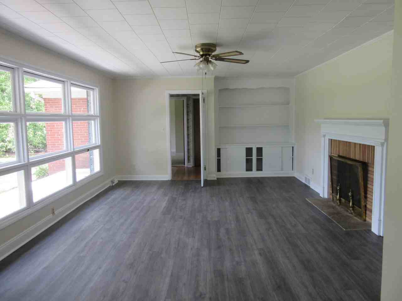 203 W Church St - Photo 3 of 18
