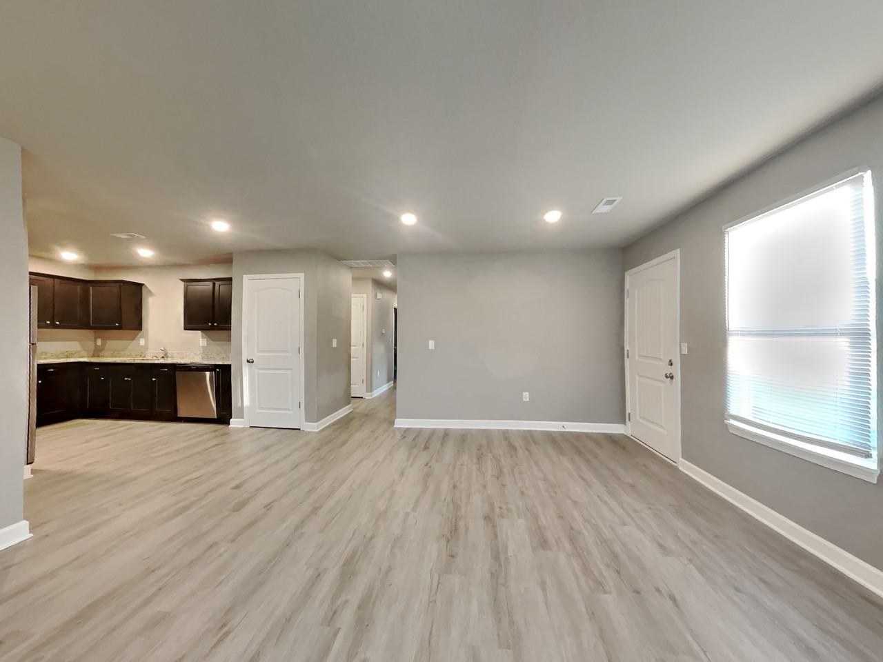 202 Sw Rose St - Photo 3 of 17