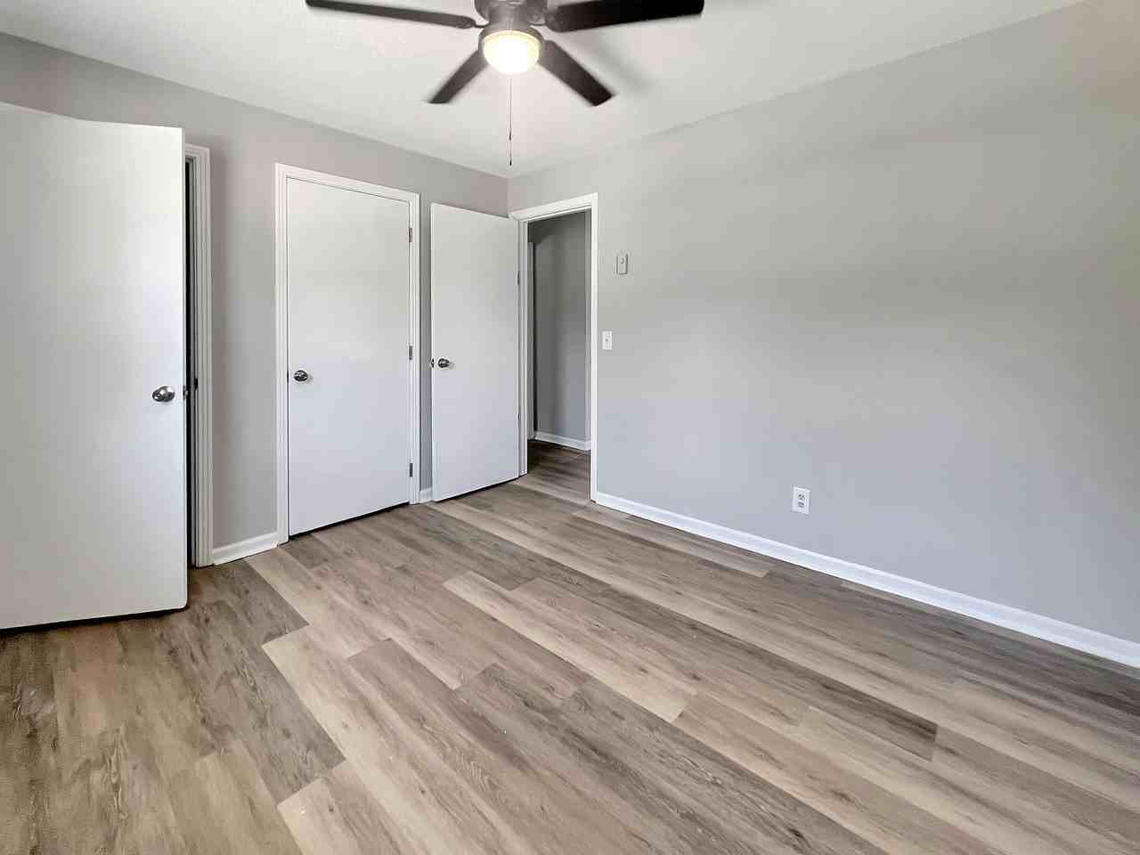 542 Ashe Ave - Photo 2 of 10