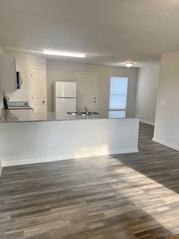 800 N 16th St - Photo 3 of 18