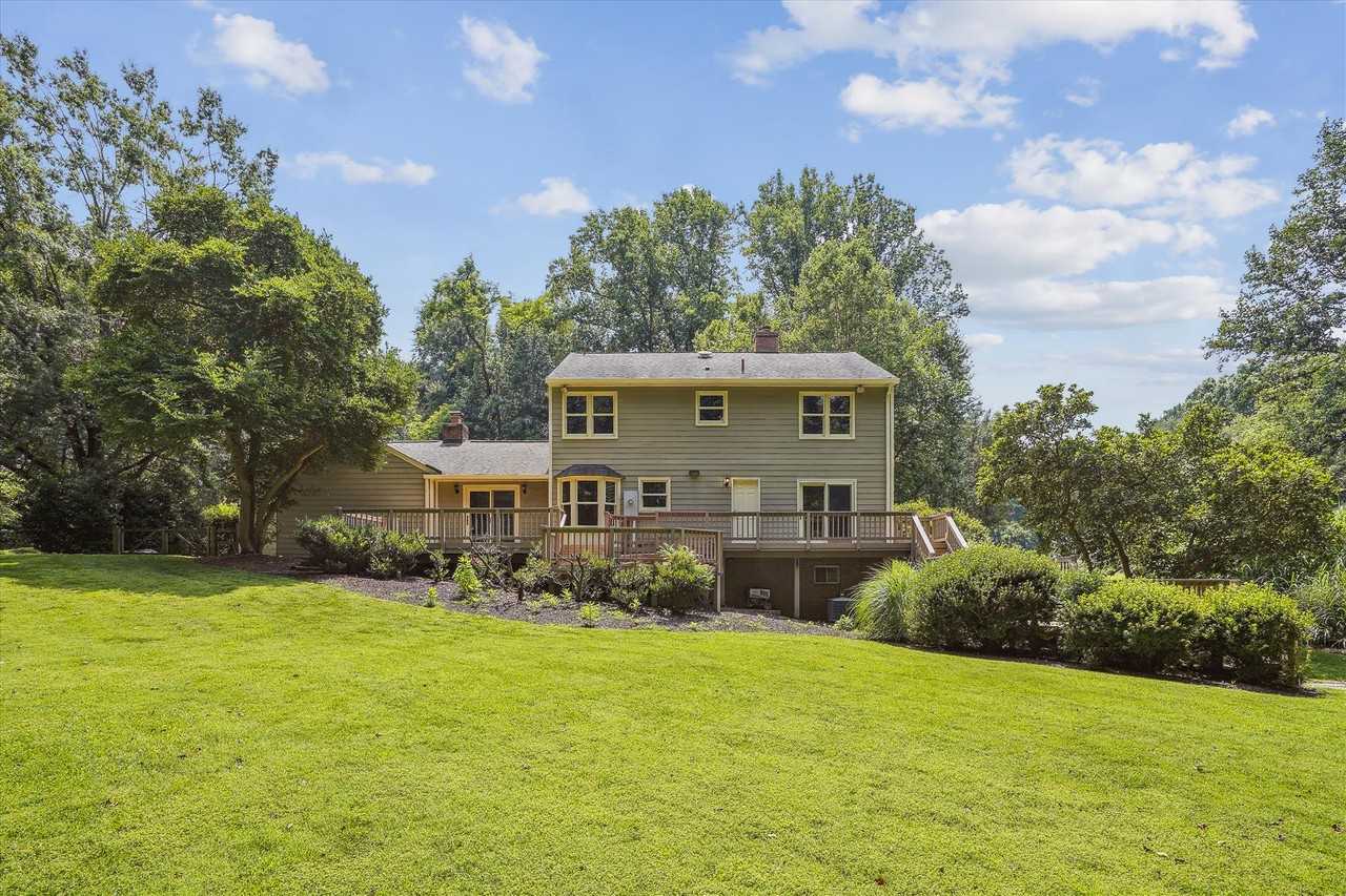 11002 Warwickshire Dr - Photo 2 of 38