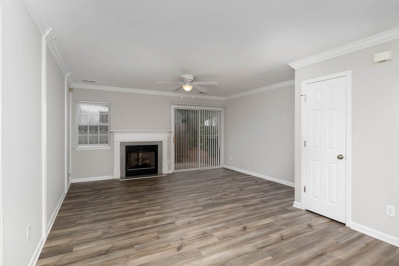 9953 Birch Knoll Ct - Photo 6 of 15