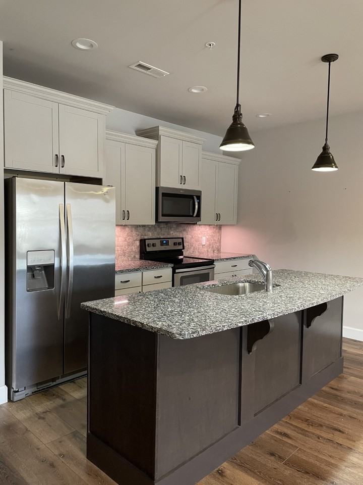 231 Cypress Rdg - Photo 3 of 13